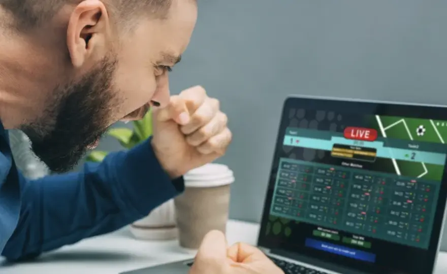 Co zakłady sportowe przejęły z aplikacji fintech i bankowości mobilnej
