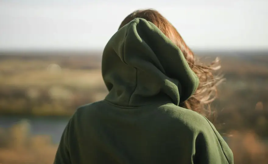 Ile waży bluza? Wagi, wysyłka, bagaż uniknij dopłat!