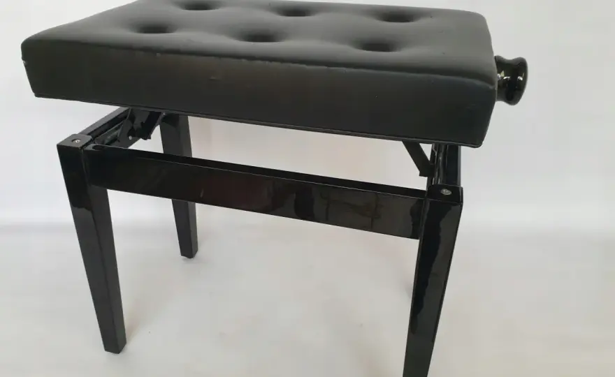  Stołek do pianina - krzesło dla pianisty, wygoda i styl
