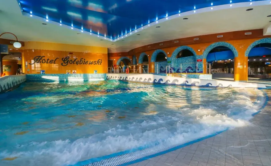 Ile kosztuje doba w hotelu Gołębiewskim? Ceny, promocje i różnice sezonowe