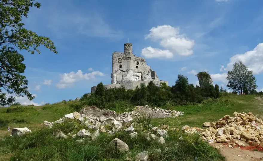 Zamek Bobolice - jak zaplanować zwiedzanie i spacer do Mirowa?