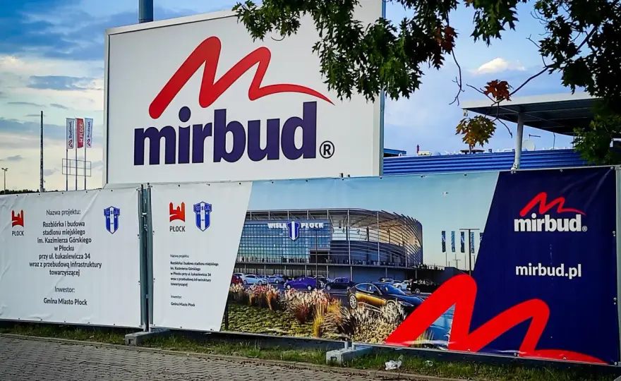 Co wpływa na zmiany kursu akcji firmy budowlanej Mirbud? Analiza
