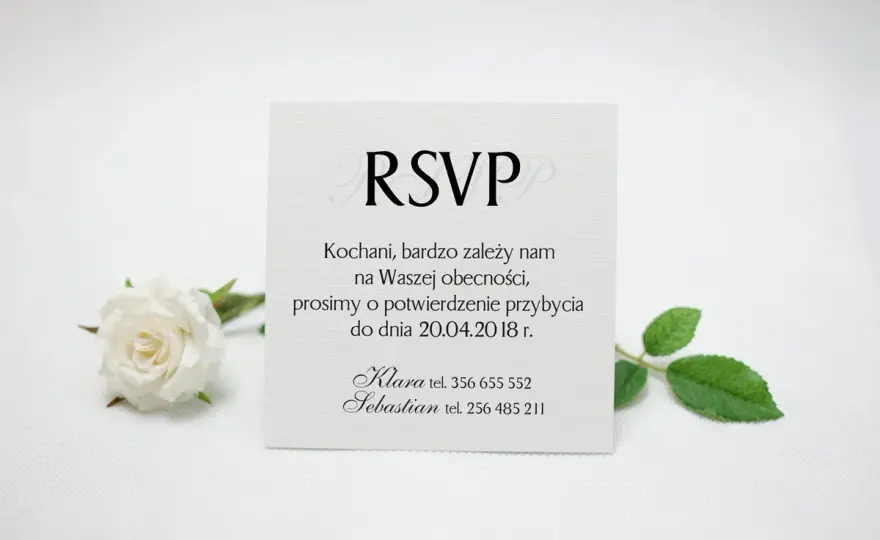 Jak zaprosić rodziców na ślub? Pomysły, teksty, etykieta.