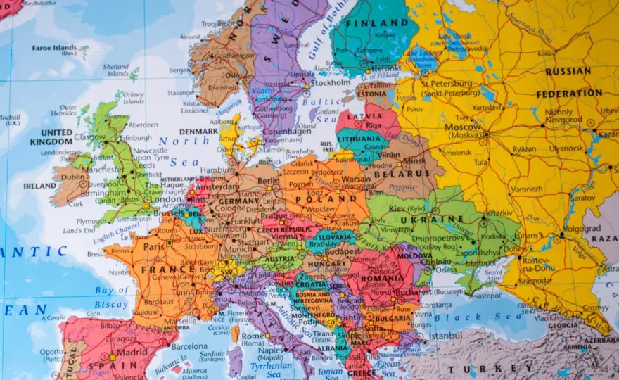 Francja graniczy z 11 państwami: poznaj wszystkich sąsiadów