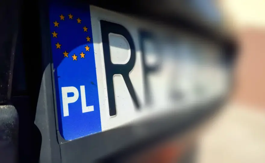RJS rejestracja - Skąd pochodzi tablica i co warto o niej wiedzieć?