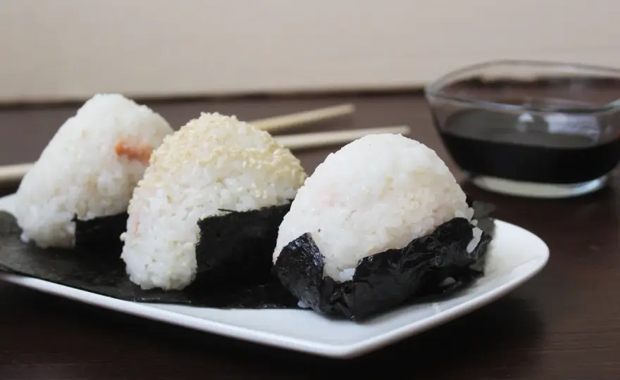 Ryżowa kanapka w nori - Zrób ją idealnie!