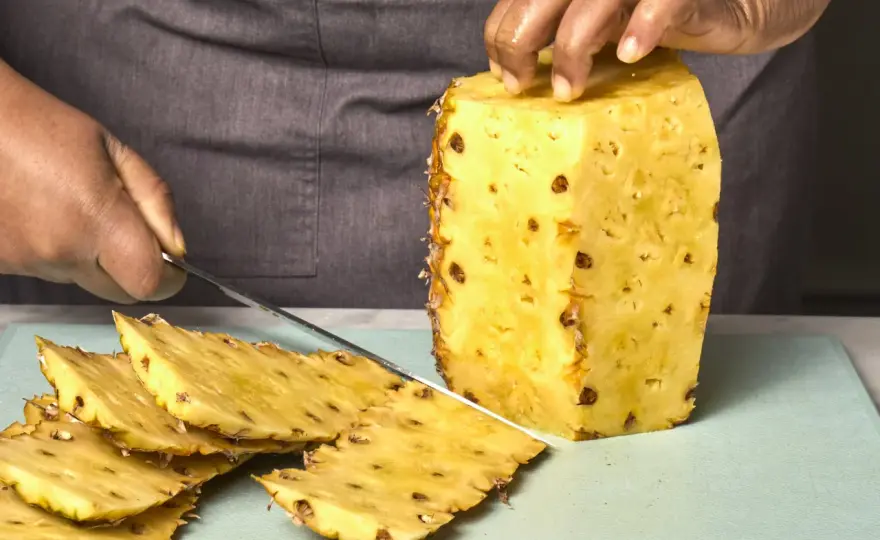 Schimmel an Ananas erkennen und richtig lagern