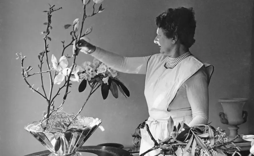 Constance Spry - Skapa tidlös blomsterglädje i din trädgård