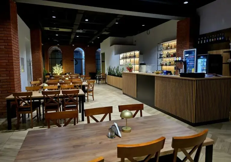 Gdzie zjeść w Wadowicach? Odkryj najlepsze restauracje i smaki