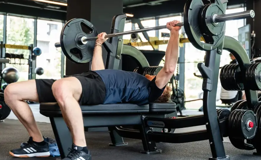 Gdzie znaleźć najlepsze kluby CrossFit w Warszawie dla każdego?