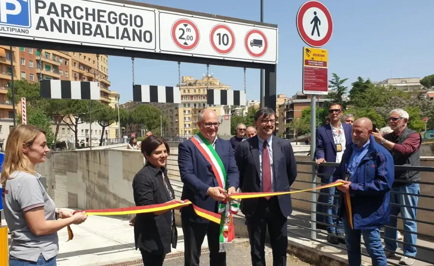 Metro Annibaliano a Roma, guida pratica tra linea e parcheggio