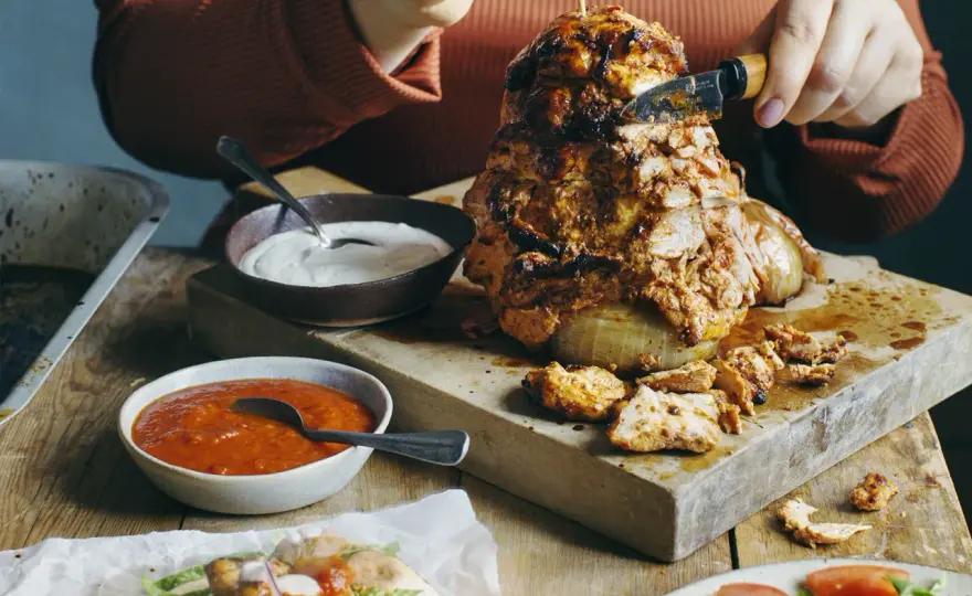 Kyckling shawarma hemma - marinad, tillagning och tillbehör