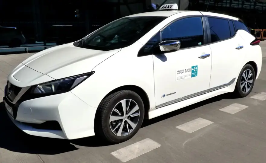 Ile kosztuje taxi z Balic do centrum Krakowa? Ceny i porównanie