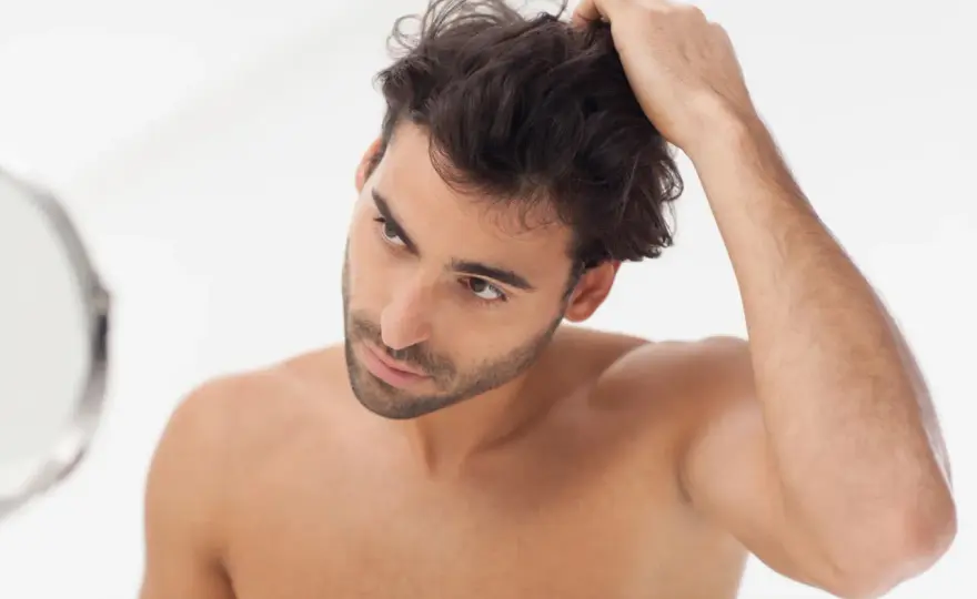 Cuidado capilar masculino - rutina simple que sí funciona