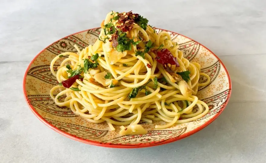 Spaghetti Aglio e Olio perfecto - La clave de una salsa sedosa