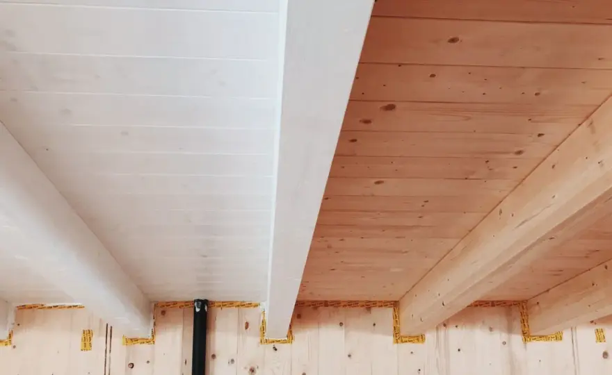 Perline in legno per soffitto - scelta e posa senza errori