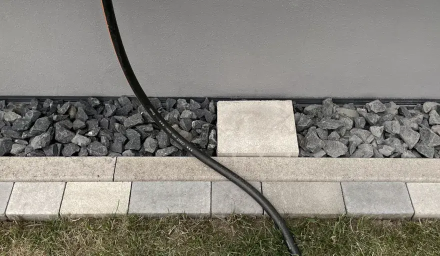 Moderner Spritzschutz am Haus - So geht's richtig!