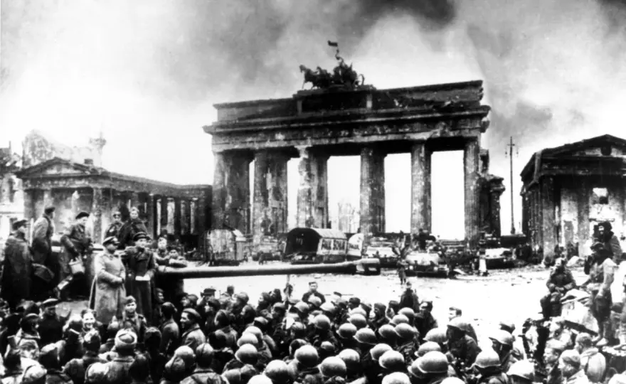 Trzecia Rzesza: Mroczna historia nazistowskich Niemiec. Upadek