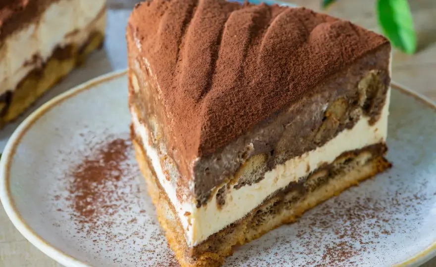 Ciasto cappuccino na biszkopcie - Jak zrobić idealny i lekki krem?