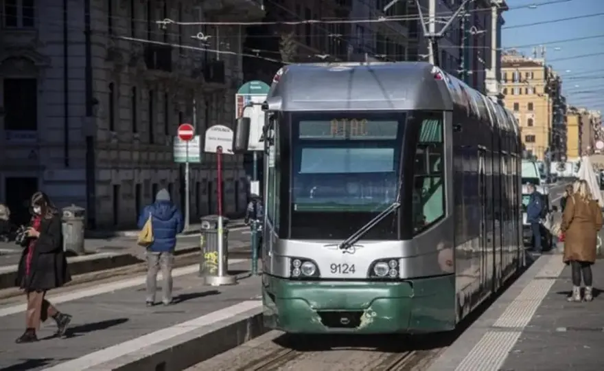 Bus sostitutivi metro A Roma, come muoverti senza sorprese