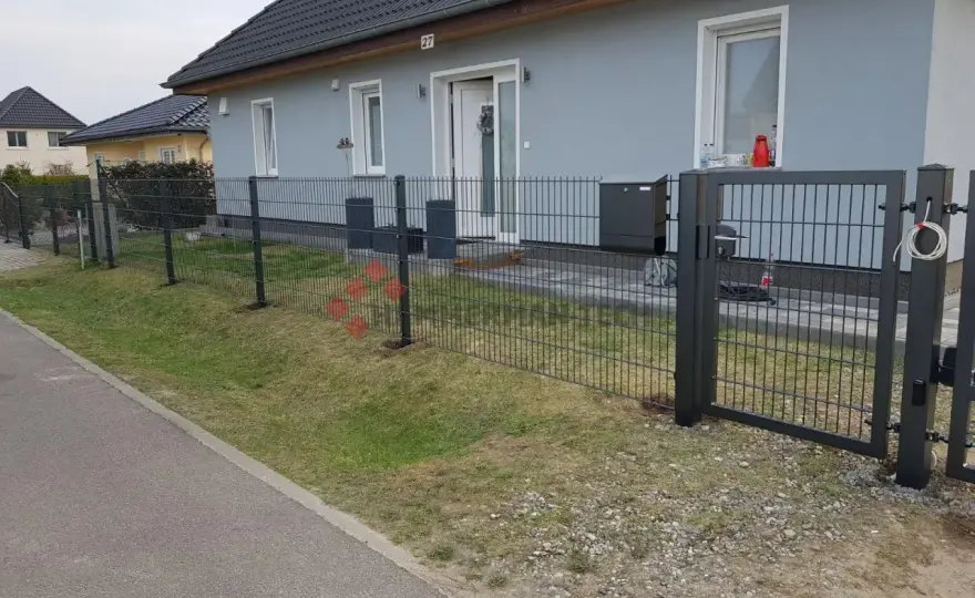 Jak zrobić ogrodzenie panelowe, żeby było trwałe?