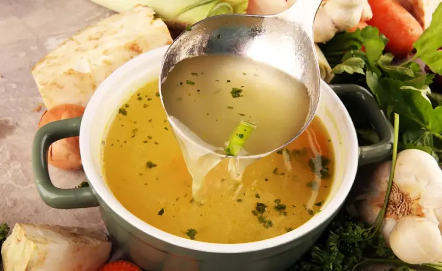 Caldo depurativo casero - receta, beneficios y precauciones