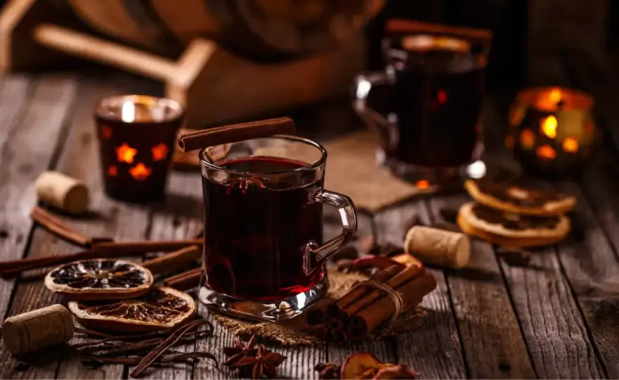 Jesienne drinki nie muszą być słodkie - 5 przepisów na balans smaku