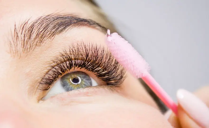 Wimpern pflegen - So bleiben sie schön & gesund!