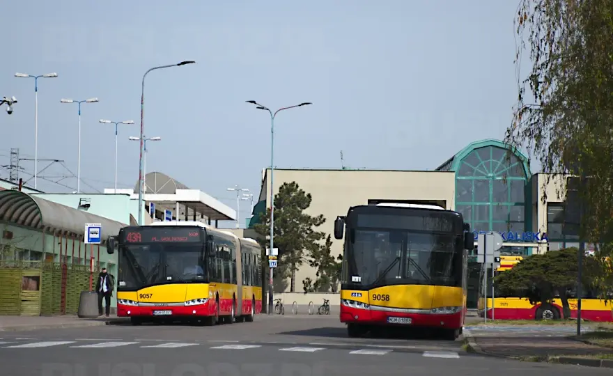 Łódź Kaliska: Gdzie odjeżdżają autobusy zastępcze? Sprawdź zanim ruszysz!