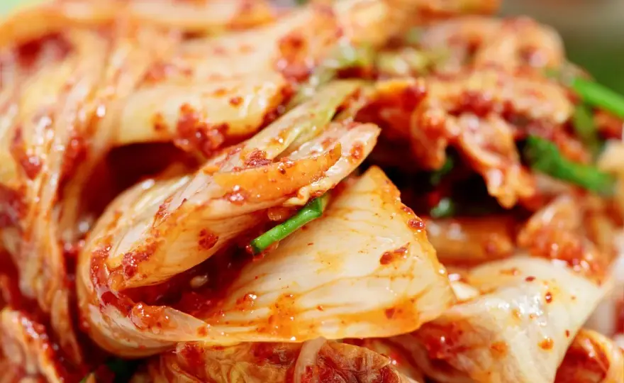 Kimchi: zepsute czy dojrzałe? Rozpoznaj i przechowuj mądrze.
