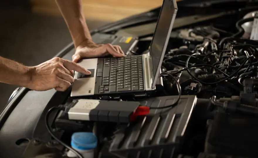 Chip tuning ile koni - Jak zwiększyć moc silnika i uniknąć problemów