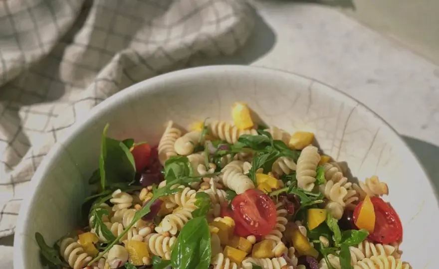 Mediterraner Pastasalat - Leichtes 6-Points-Rezept für den Alltag