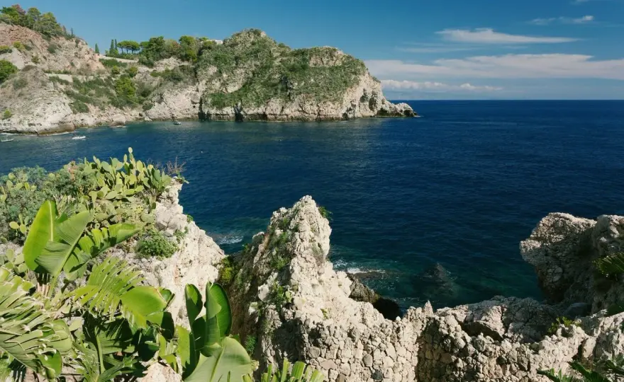 Isola Bella Taormina - Guida Completa per una Giornata Perfetta