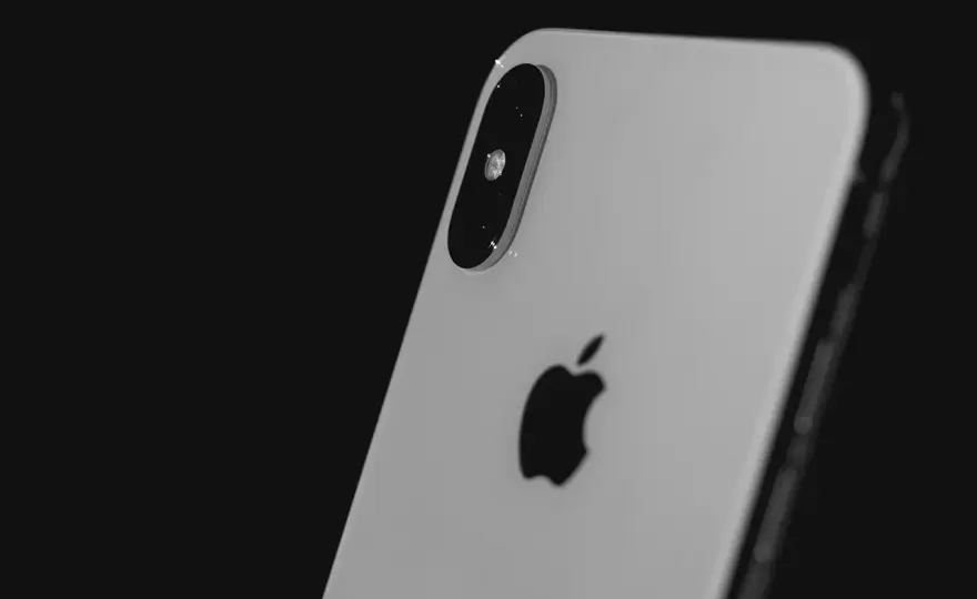 iPhone XR - rok wydania. Czy warto go kupić w 2026?