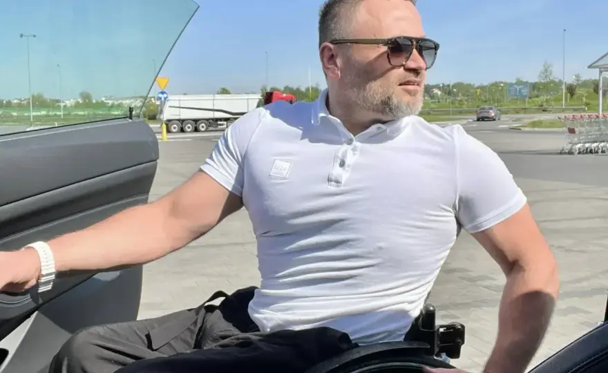Czy niepełnosprawni płacą za parking w Krakowie? Sprawdź zasady i ulgi