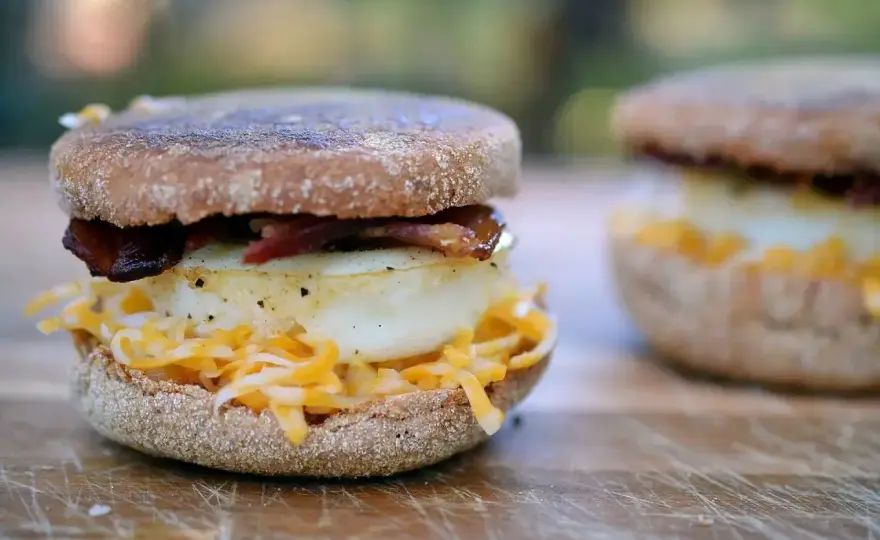 McMuffin farmerski kcal - Ile ma i czy to dobre śniadanie?