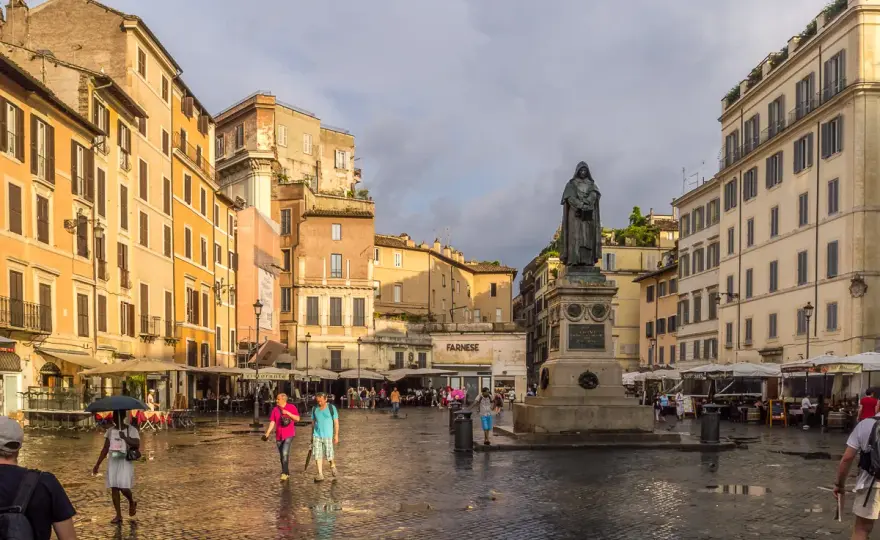 Campo de' Fiori: Rzymski plac, który porusza Polaków