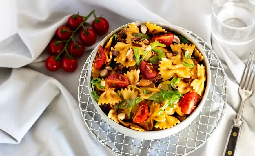 Rucola Salat mit getrockneten Tomaten - So gelingt er perfekt