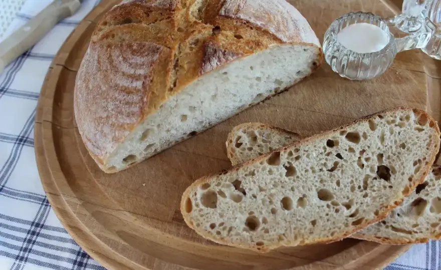 Chleb pszenny na zakwasie - jak upiec idealny bochenek bez błędów?