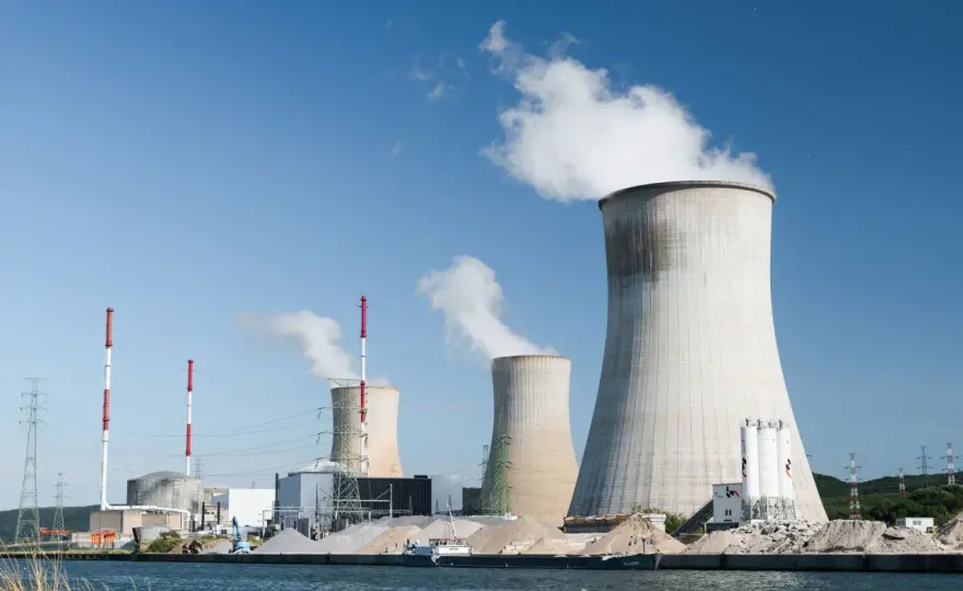 Ile uranu zużywa elektrownia atomowa? Wydajność, której nie znasz.