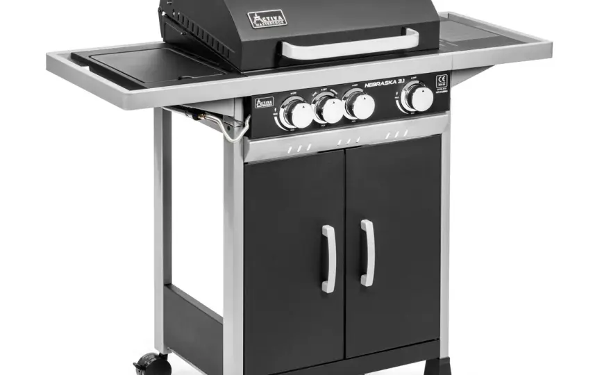 Grill gazowy z rusztem żeliwnym - dlaczego warto go mieć w ogrodzie?