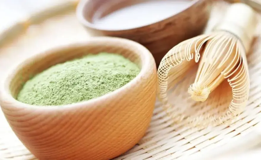 Matcha co to znaczy? Odkryj znaczenie i zdrowotne korzyści tej herbaty