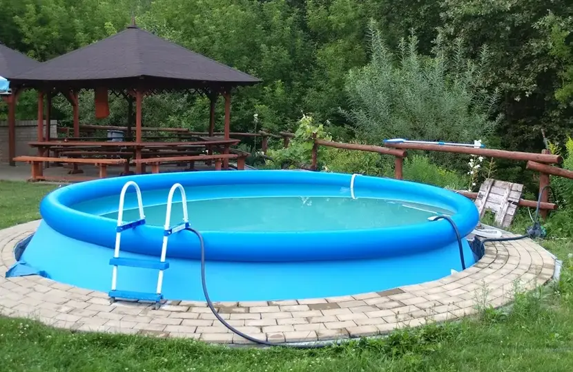 Co położyć pod basen rozporowy? 6 skutecznych rozwiązań