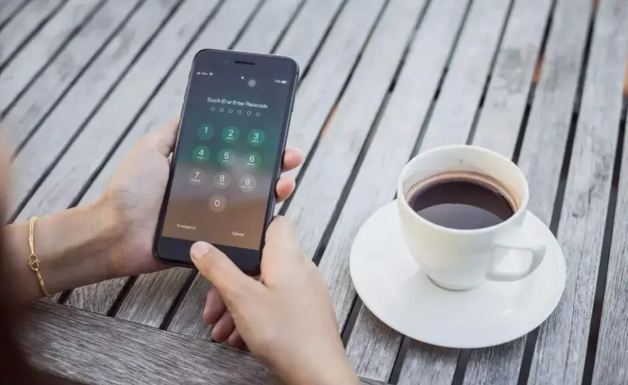 Zablokowany iPhone? Odblokuj go - poradnik krok po kroku
