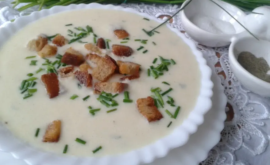 Zupa porowa - przepis na aksamitny krem bez błędów