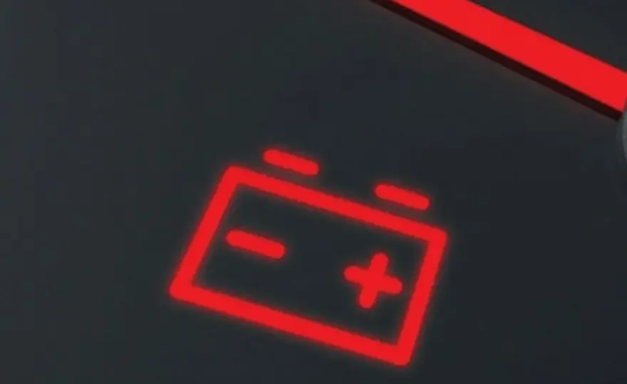 Spia batteria accesa ma alternatore carica? Scopri la verità!