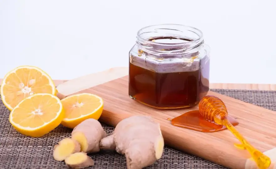 Ingwer-Honig-Zitronen-Ansatz - so gelingt Paste oder Honigferment