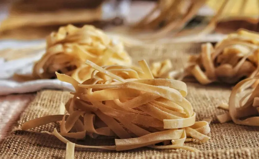 Tagliatelle fatte in casa - La guida definitiva per una sfoglia perfetta