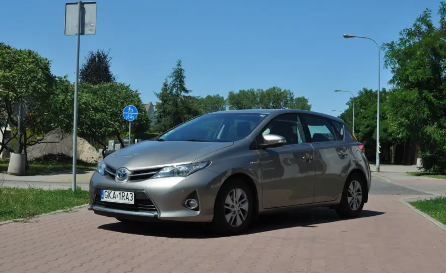 Toyota Auris - czy warto kupić? Opinie, silniki, wady i zalety