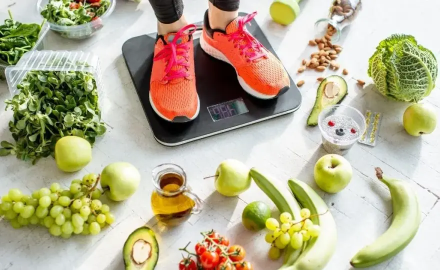Dieta modelek: Obalamy mity. Co jedzą, by być zdrowymi i fit?